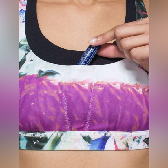 Lululemon Run: Stuff Your Bra II Size 6
Pigment Wave Multi / Black - Picture 3 of 8